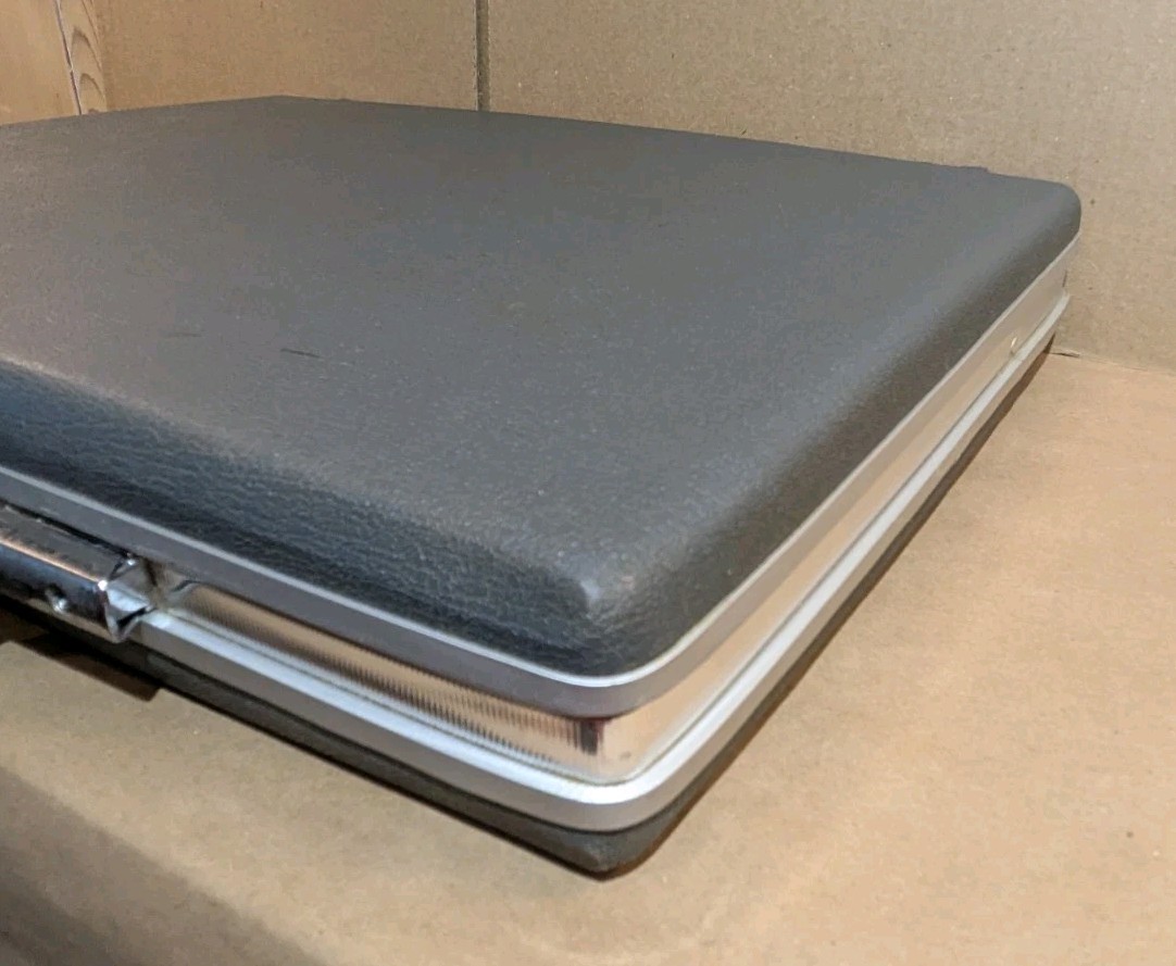 VTG Samsonite Slim Hardsided Briefcase Attaché Case Charcoal Gray 70s 80s NO KEY