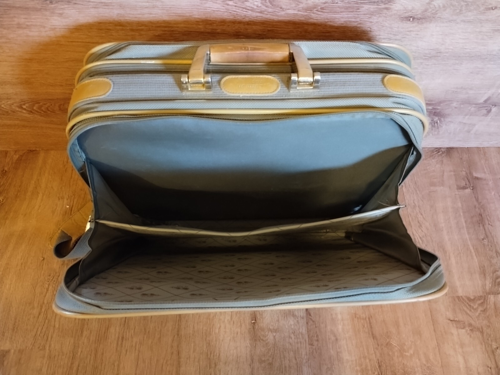 Vintage London Fog Carry On Traincase Overnight Luggage, Shoulder Strap