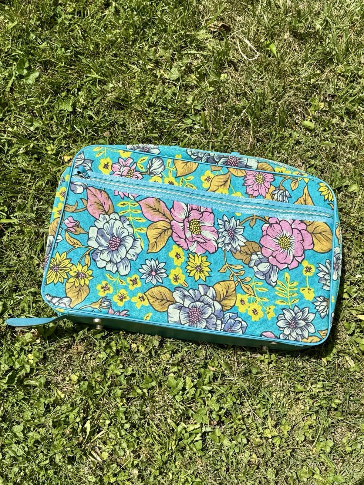 Vintage Bright Floral Flower Power Bantam Travelware Suitcase Luggage 60s 70s