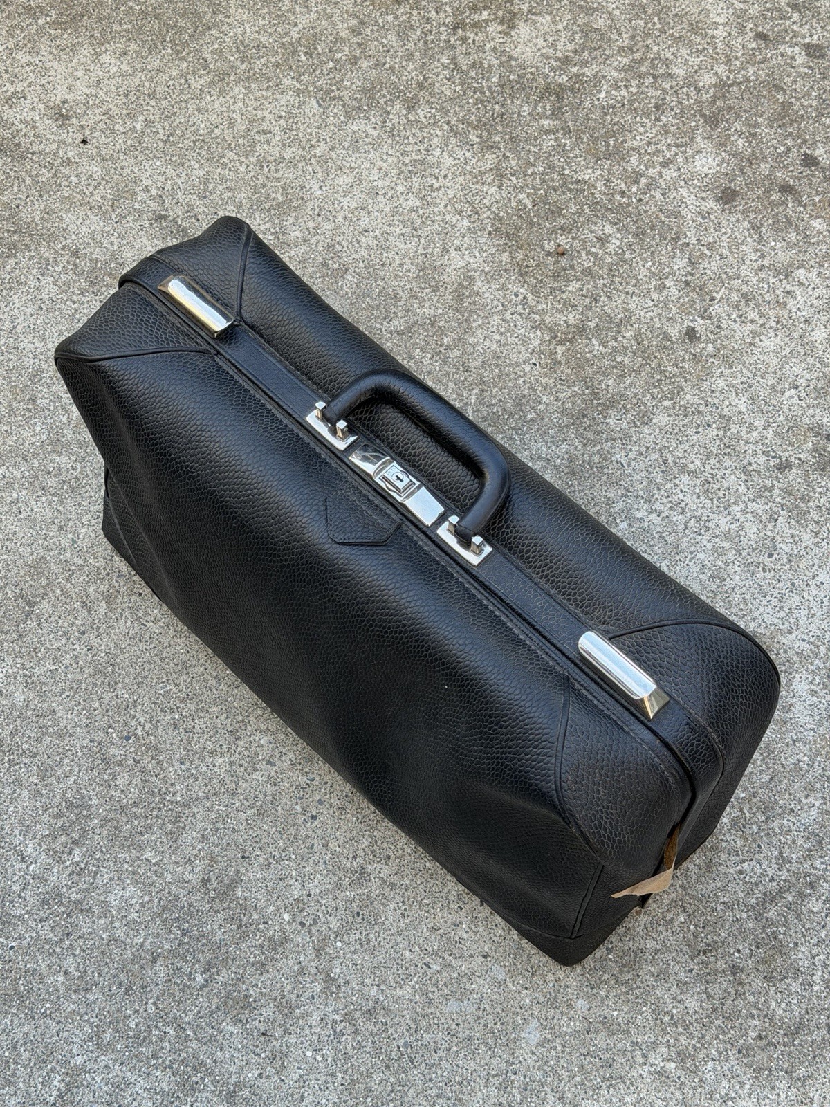 Vintage 1920s Dresner Top Grain Cowhide Suitcase – Patented 1921 – Plaid Liner