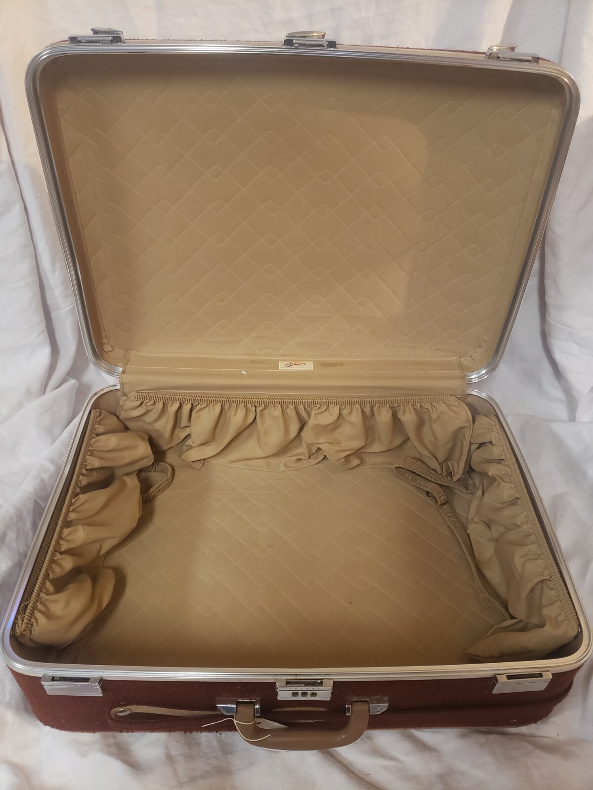Vintage 1970’s Skyway Brown Tweed Large-Size Suitcase with Wheels