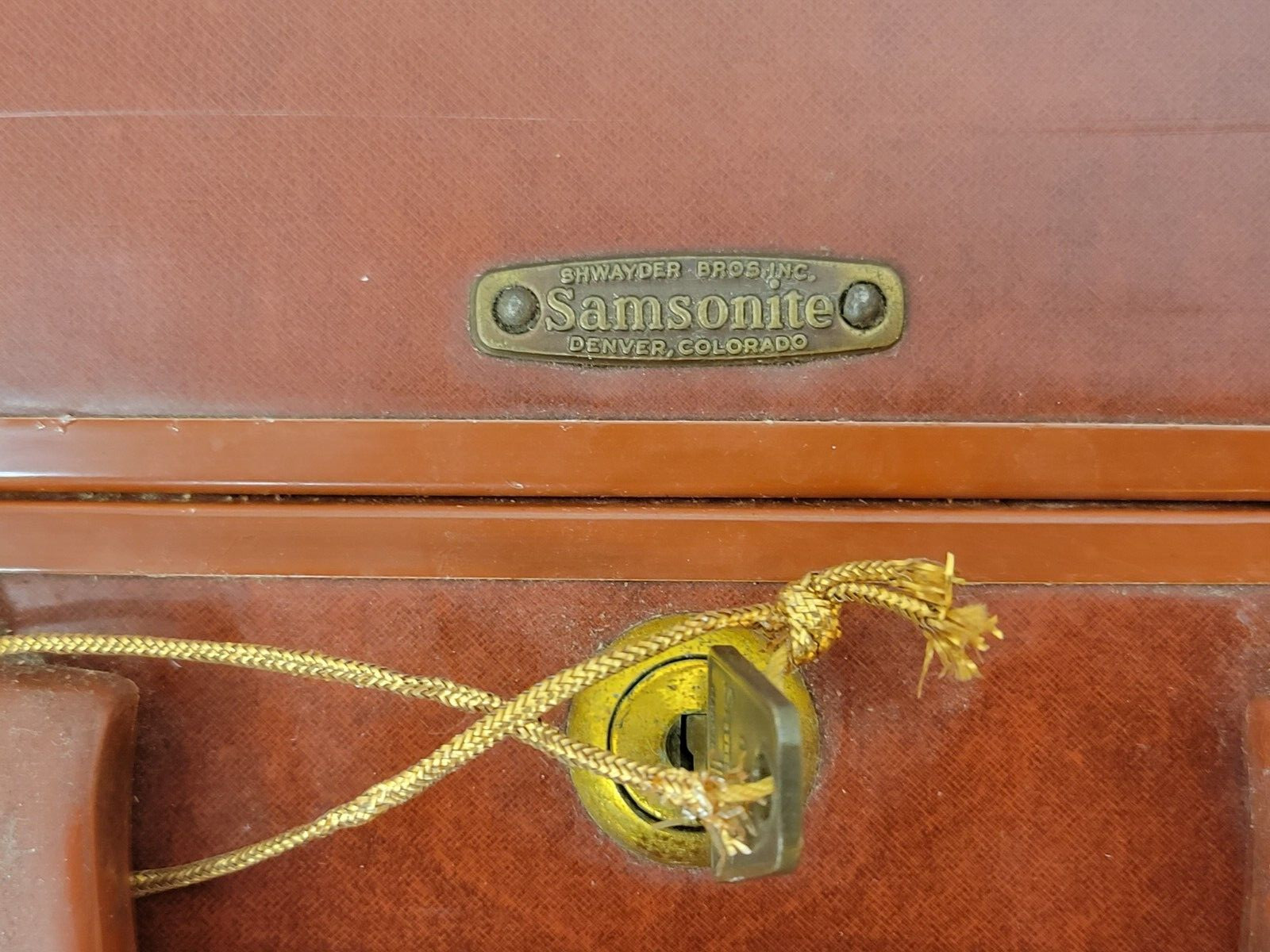 Samsonite Suitcase Luggage w/ KEY Shwayder Bros VTG 19″x26″ Denver Colorado 4936