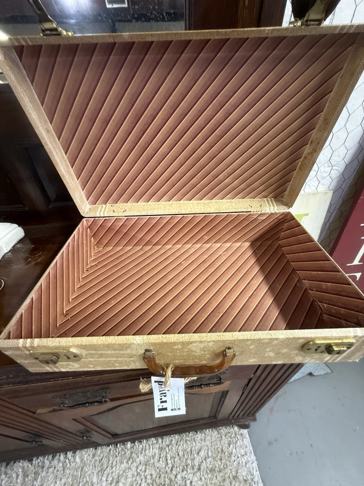 VINTAGE 50s BROWN SQUARE SUITCASE 21” RETRO LUGGAGE INTERIOR MID CENTURY