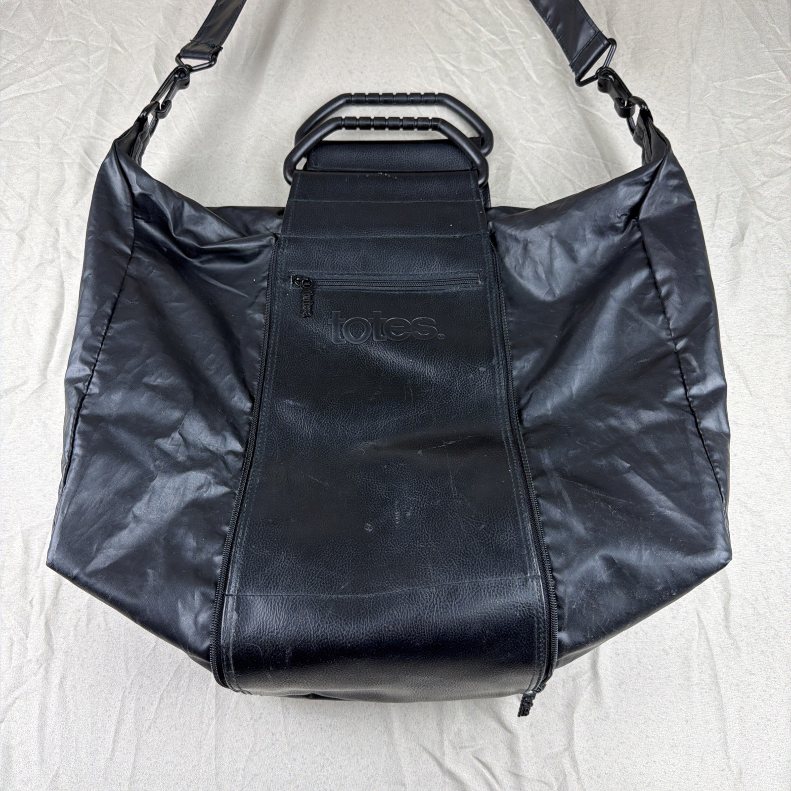 TOTES Vintage 1994 On The Move Messenger Bag Over Nighter Style. Expandable.