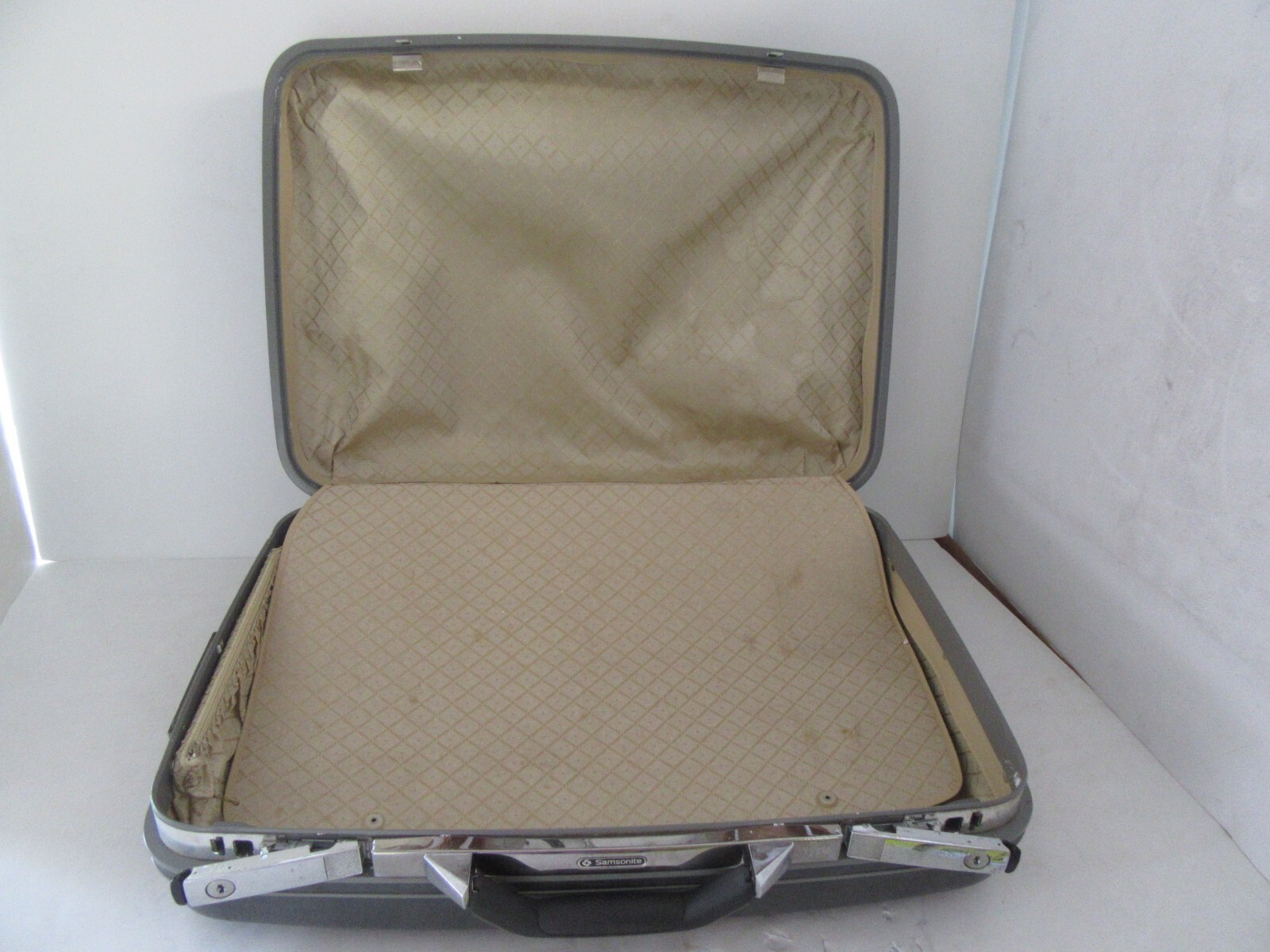 Vintage Samsonite Profile II Hardside 23″ x 17″ Suitcase with Key Gray