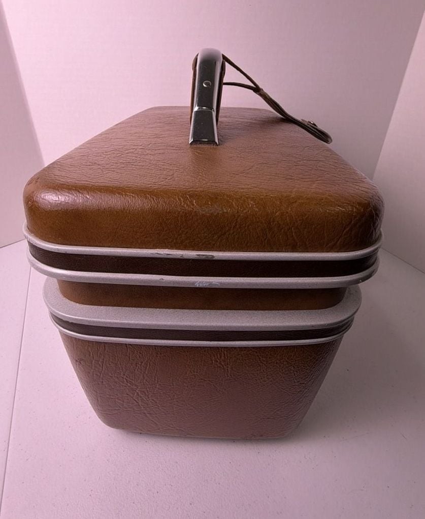 Vintage Samsonite Silhouette Brown Train Case Makeup Travel Luggage with Mirror