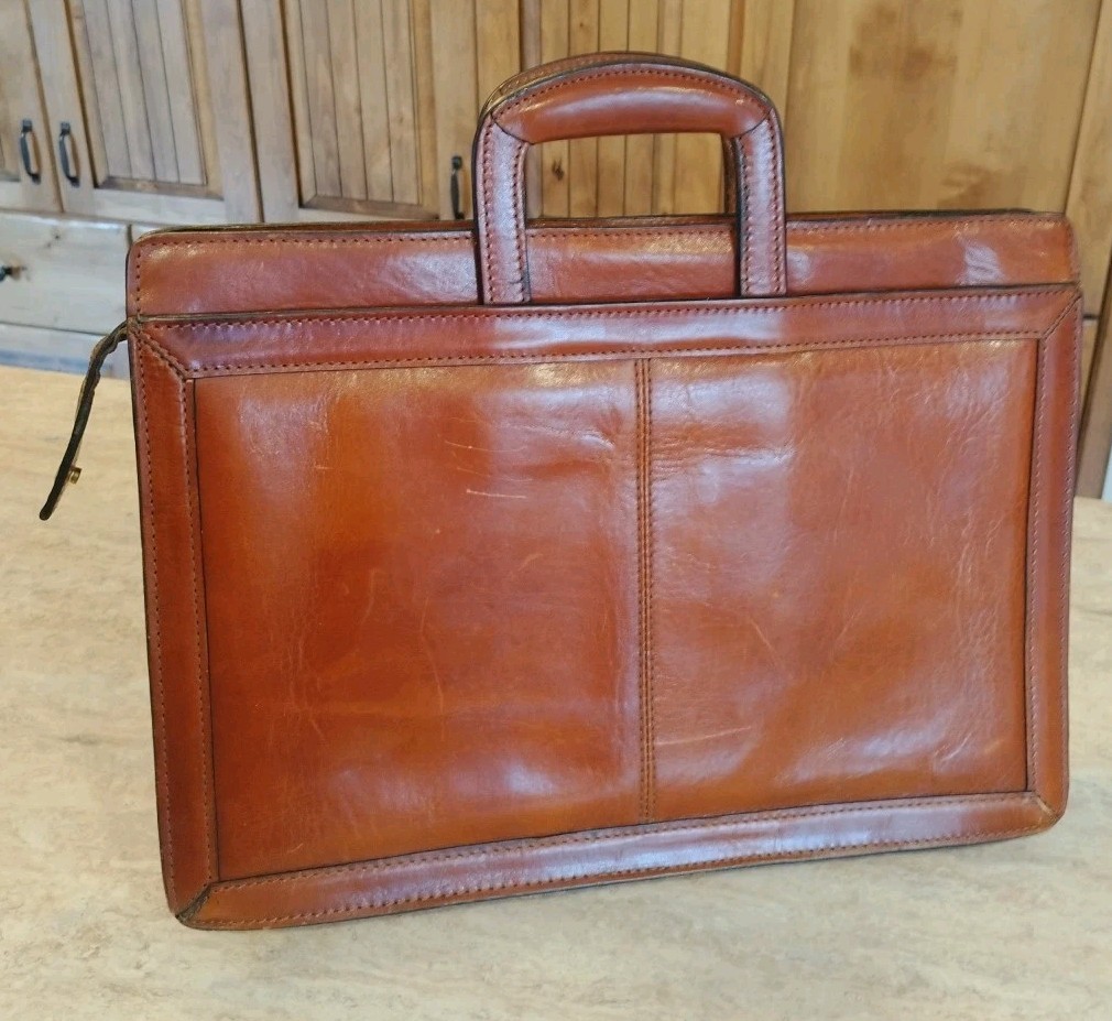 Vintage Leather Briefcase Attache Case Retractable Handles Zip Top 16″x12″