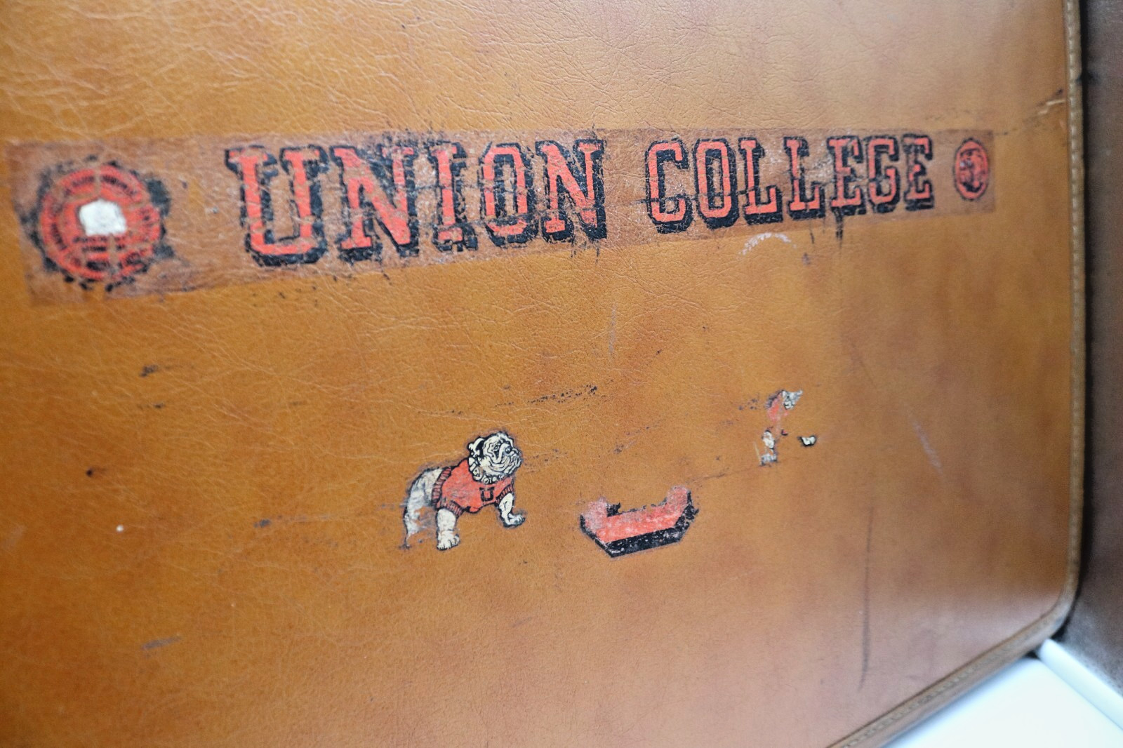 1950s Vintage/Retro | Taperlite Hard Shell Suitcase | Union College Bulldogs