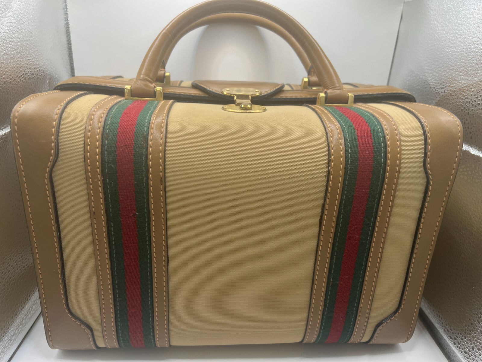 NWOT Vintage Gucci Leather Train Travel Case w/Handle – Everything Original
