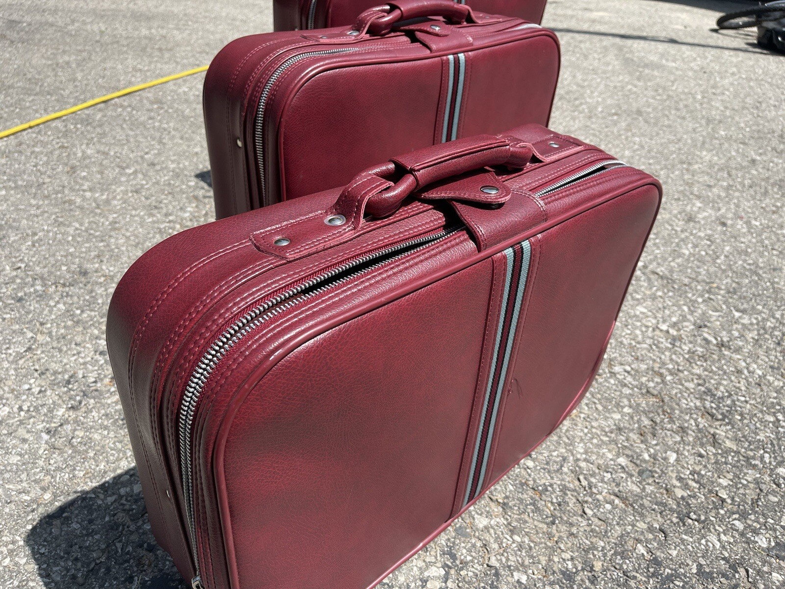 Vintage Maroon Red Luggage 4 piece Set Nesting Suitcases Wow Korea Very Nice