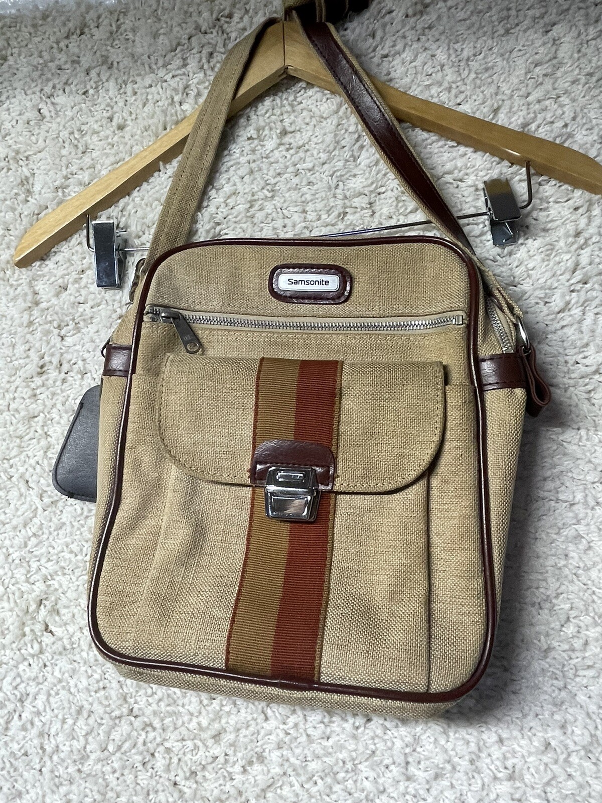 Samsonite Vintage Shoulder Bag Travel Khaki Tan brown luggage Airline Carry On