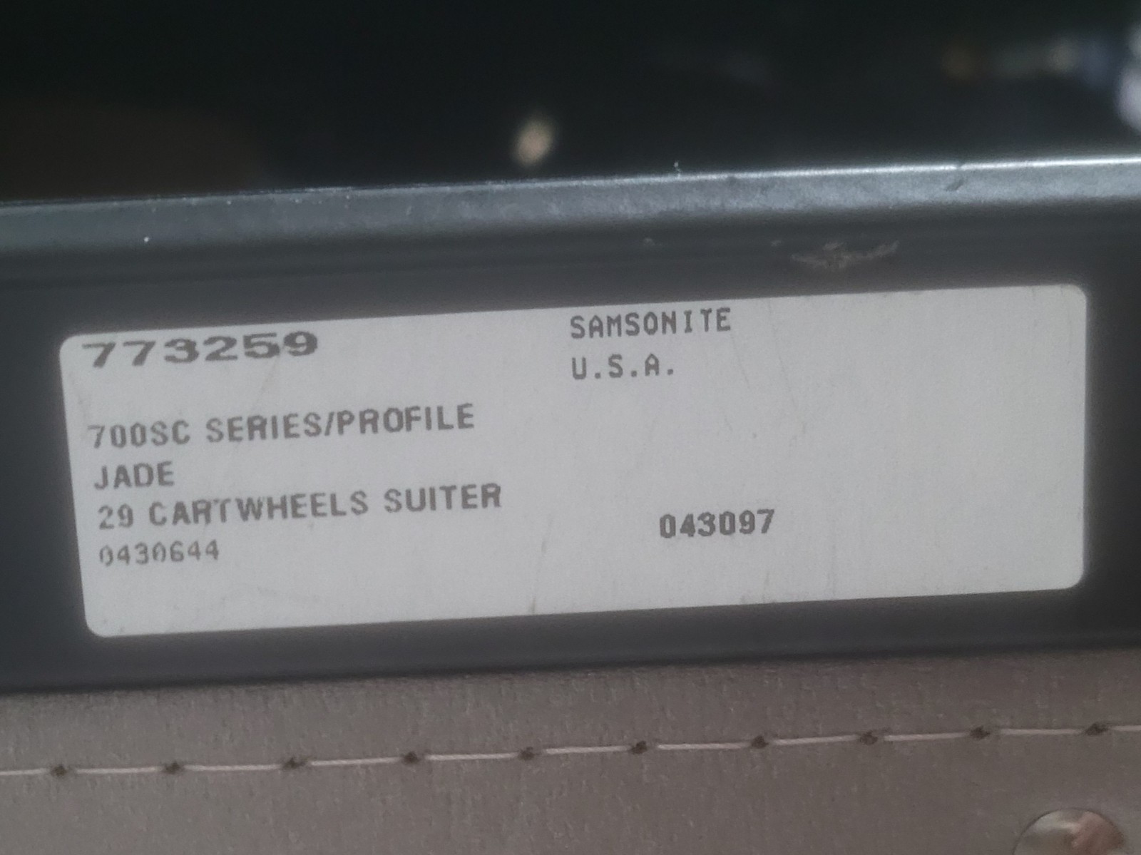 Vintage Samsonite Hard Shell Suitcase 700SC Series Profile 29 Cartwheels Suiter