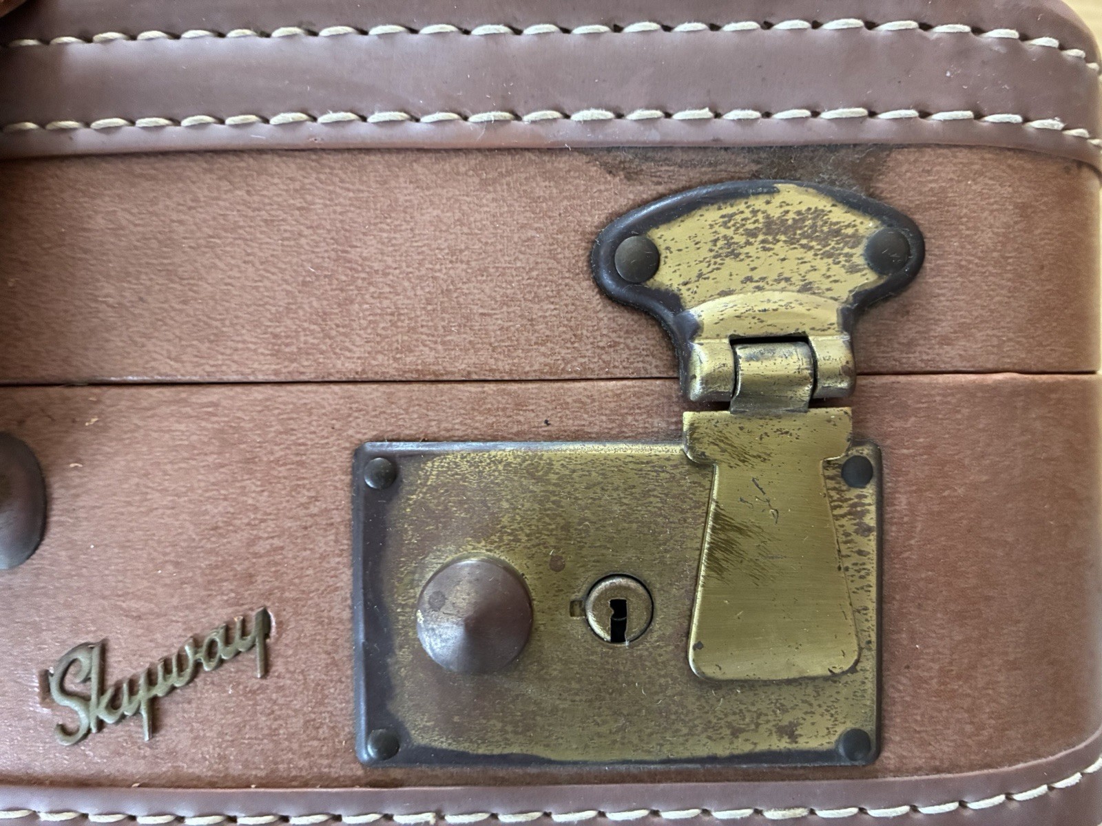 vintage skyway suitcase Medium Size W Key