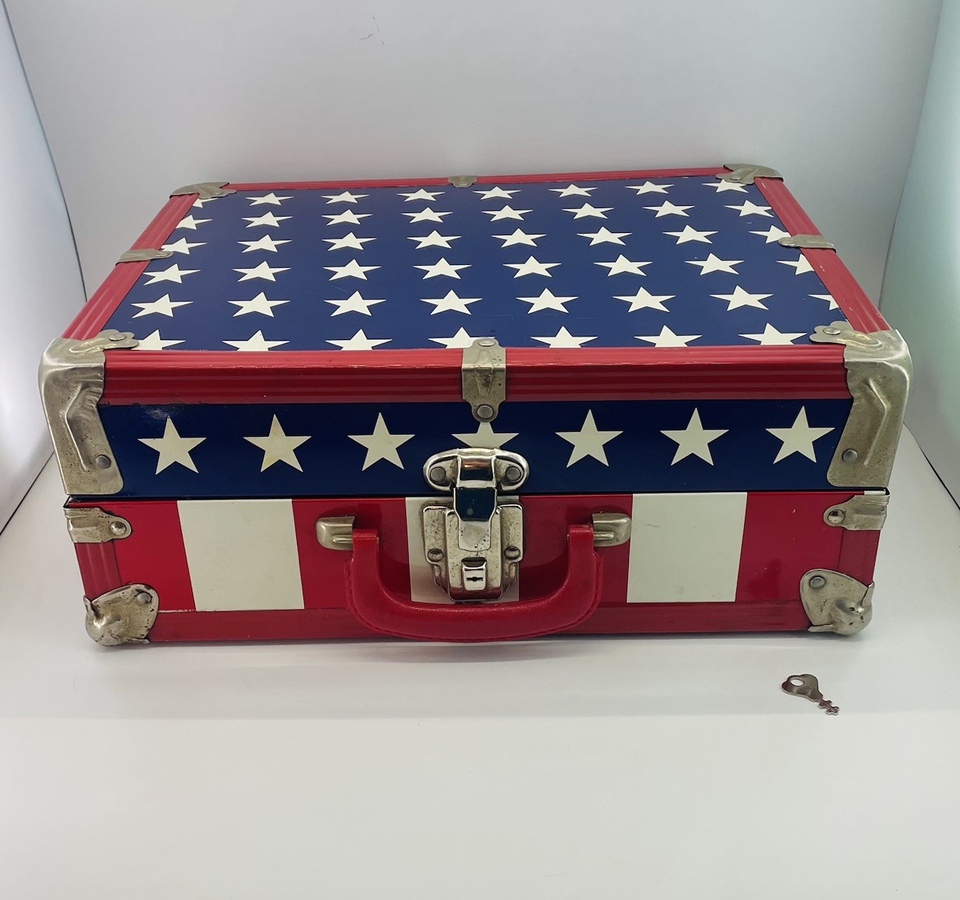 Vtg Hard Case & Long Key Suitcase Luggage Skate Box Travel Red White Blue Flag