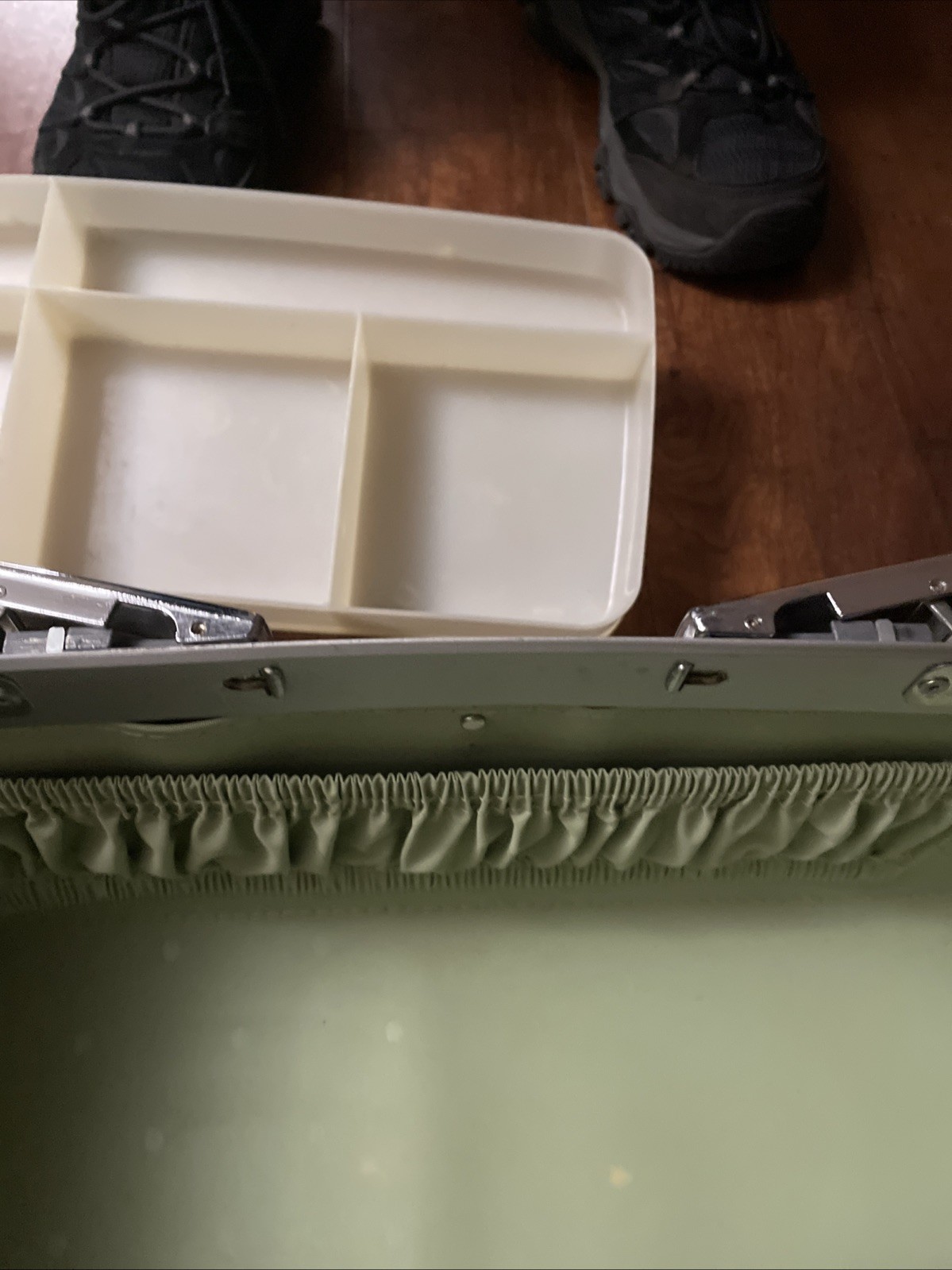 Samsonite Vintage Green Royal Traveller Medalist Cosmetic Makeup Case No Key GC