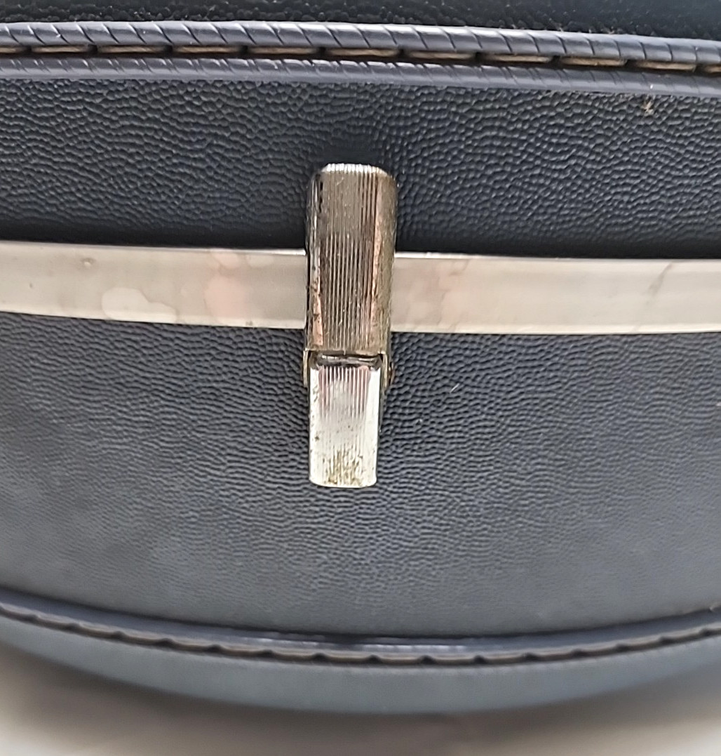Vintage American Tourister Tri Taper Blue Hard Side 20″ Round Luggage Case