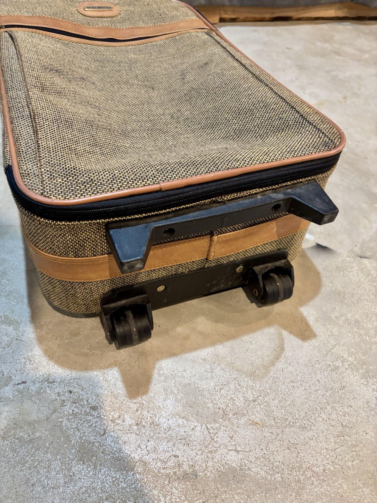 Vintage Fifth Avenue Rolling Luggage Set – Suitcase & Garment Bag – Tweed Style