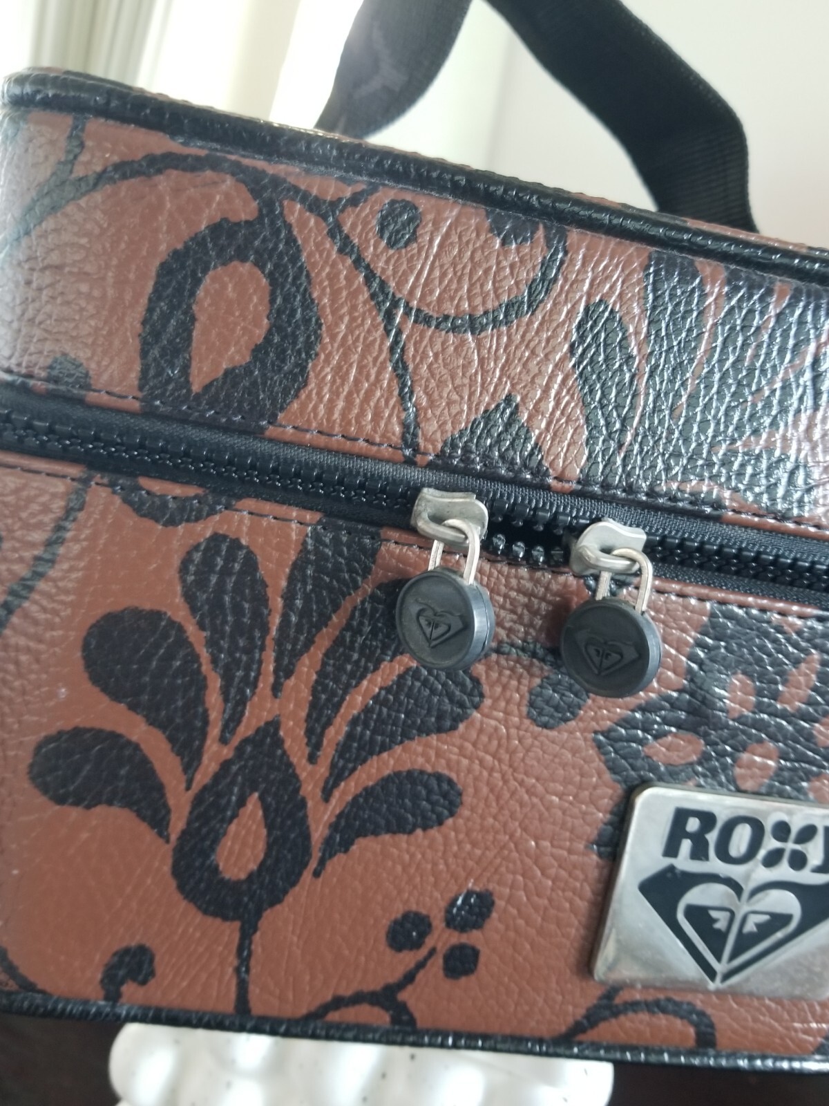 Rare Vintage 90s brown Roxy luggage vanity train case