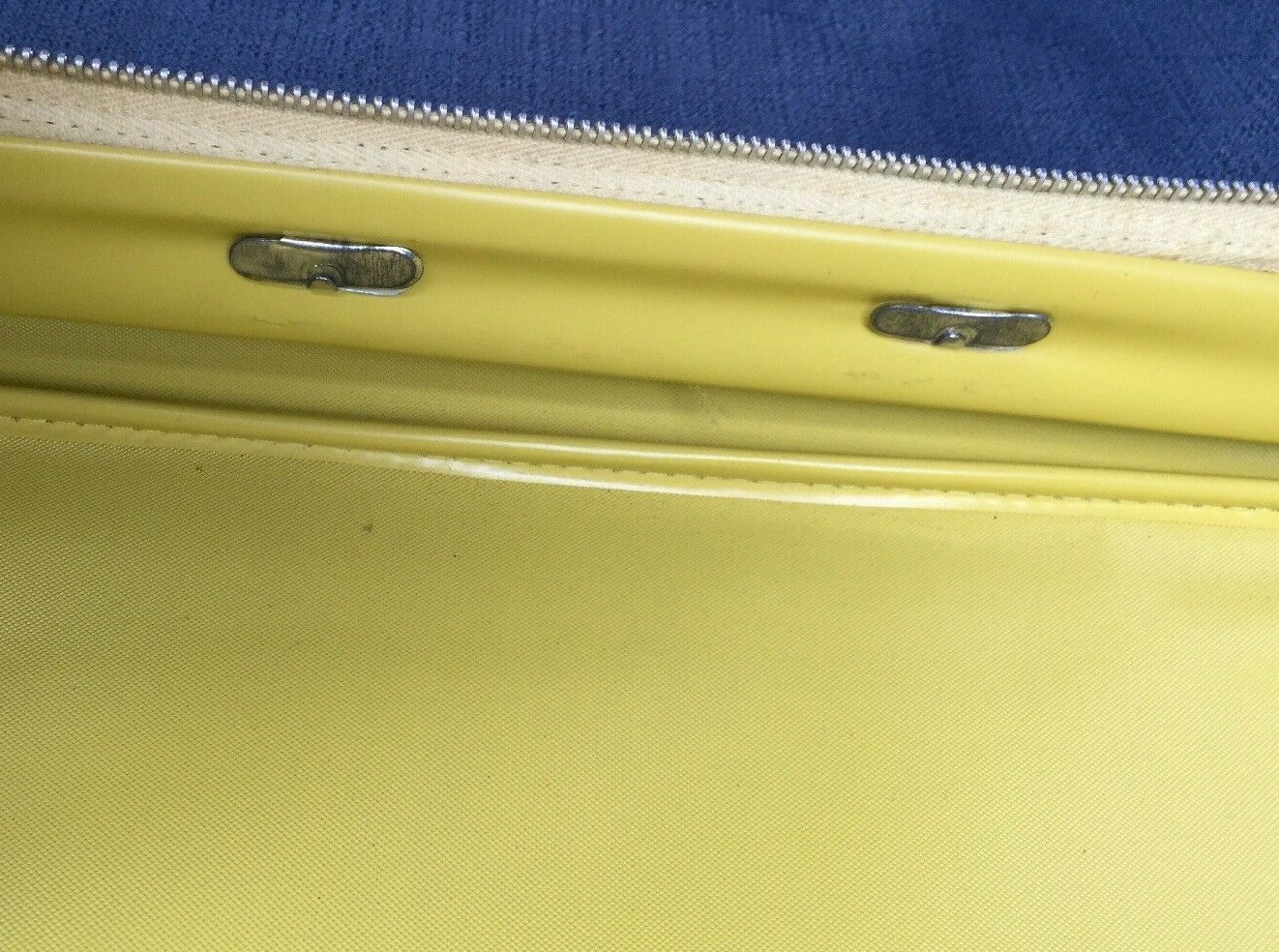 RARE Vintage Medium Carry On 1970s Flowery Suitcase original zipper still works