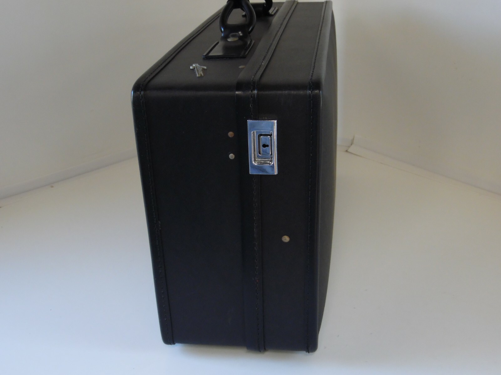 vintage aero-pak suitcase antique lined with info and key