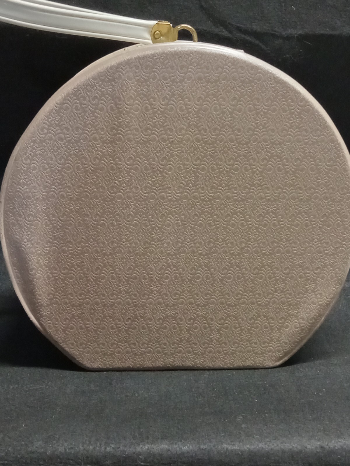 Vtg 60s Round Hat Travel Box Suitcase Train Case Taupe Snap Closure