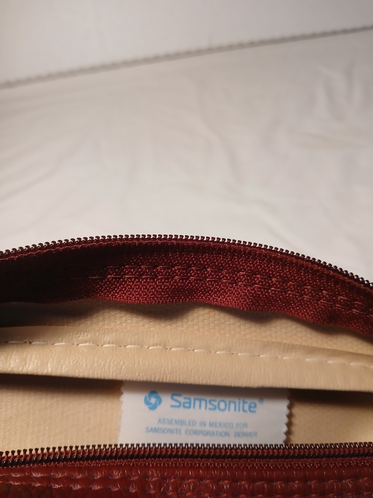 VTG Samsonite Carry On Tote Luggage Adj Shoulder Strap Burgundy Faux Leather 70s