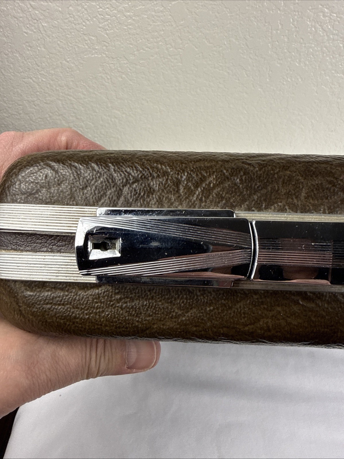 American Tourister Hard Shell Briefcase Case Brown USA Unlocked No Key