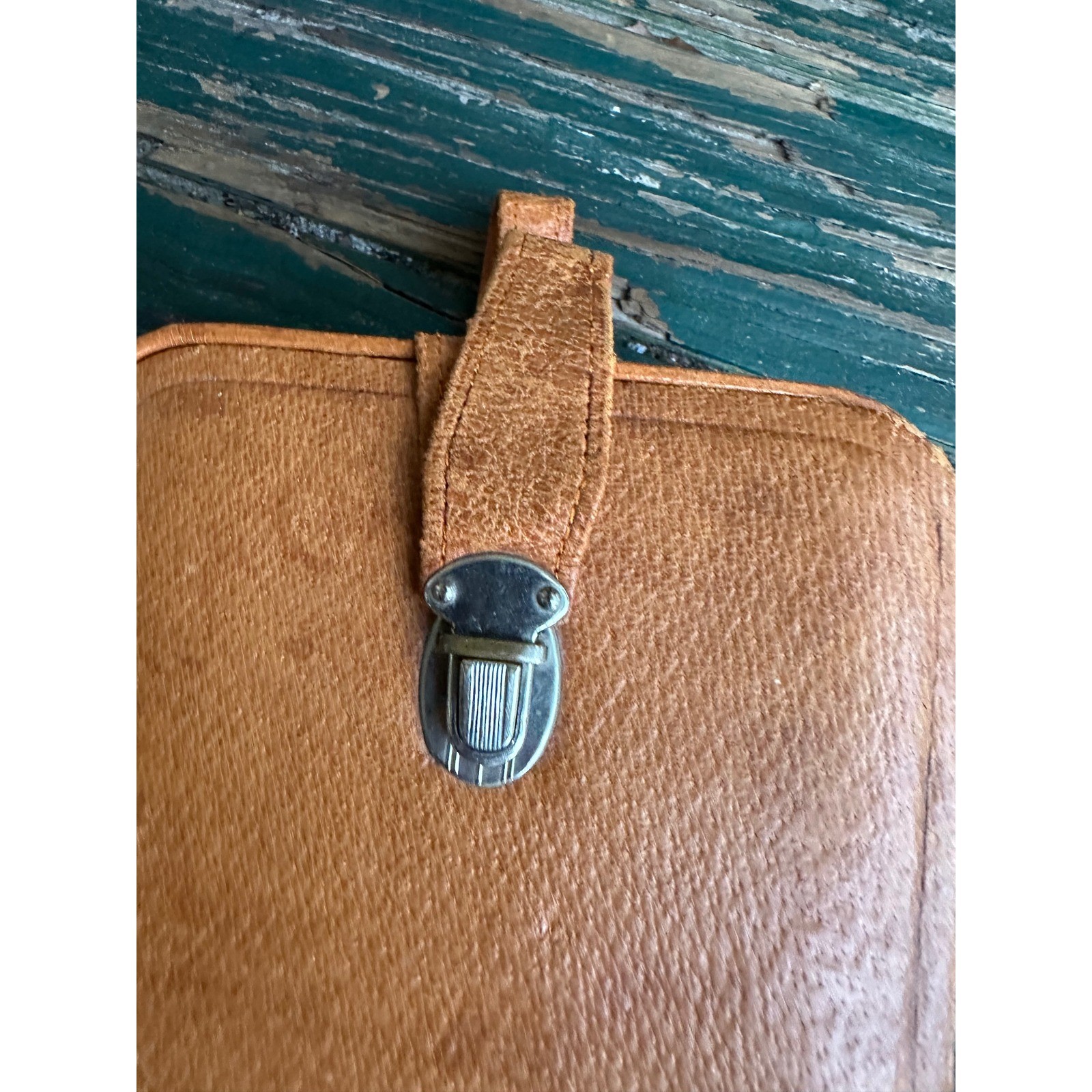 Vintage Tan Textured Leather Travel Grooming Case Mid Century Vanity Kit Box