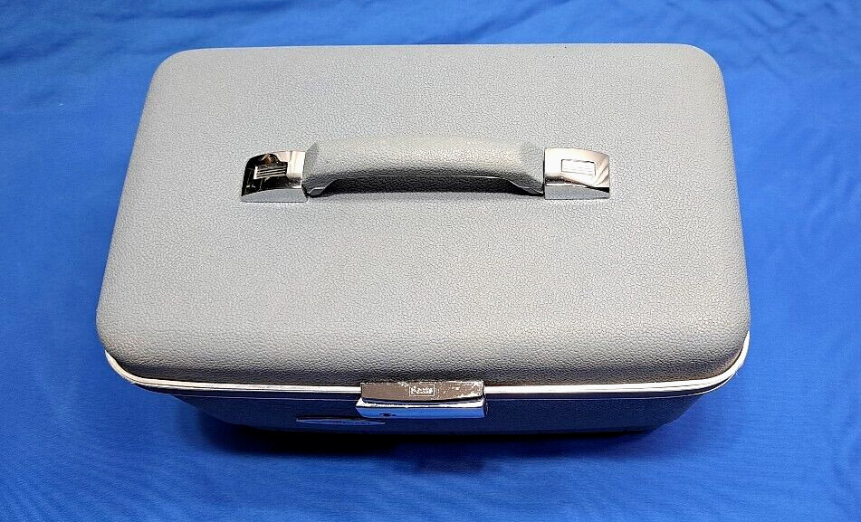 Vintage Sears Forecast Beauty Train Case Makeup Hardshell Luggage Carry On