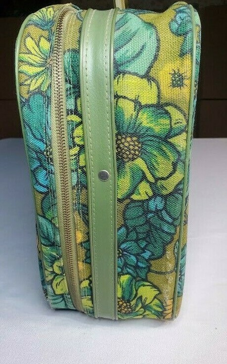 Vintage Bantam Travelware Floral Blue Yellow Mod Pattern Suitcase Luggage 60’s