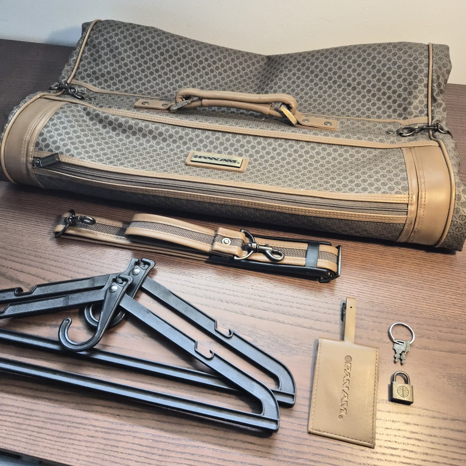 VTG Collectable Pan Am Leather Garment Bag, Luggage with Original Accessories