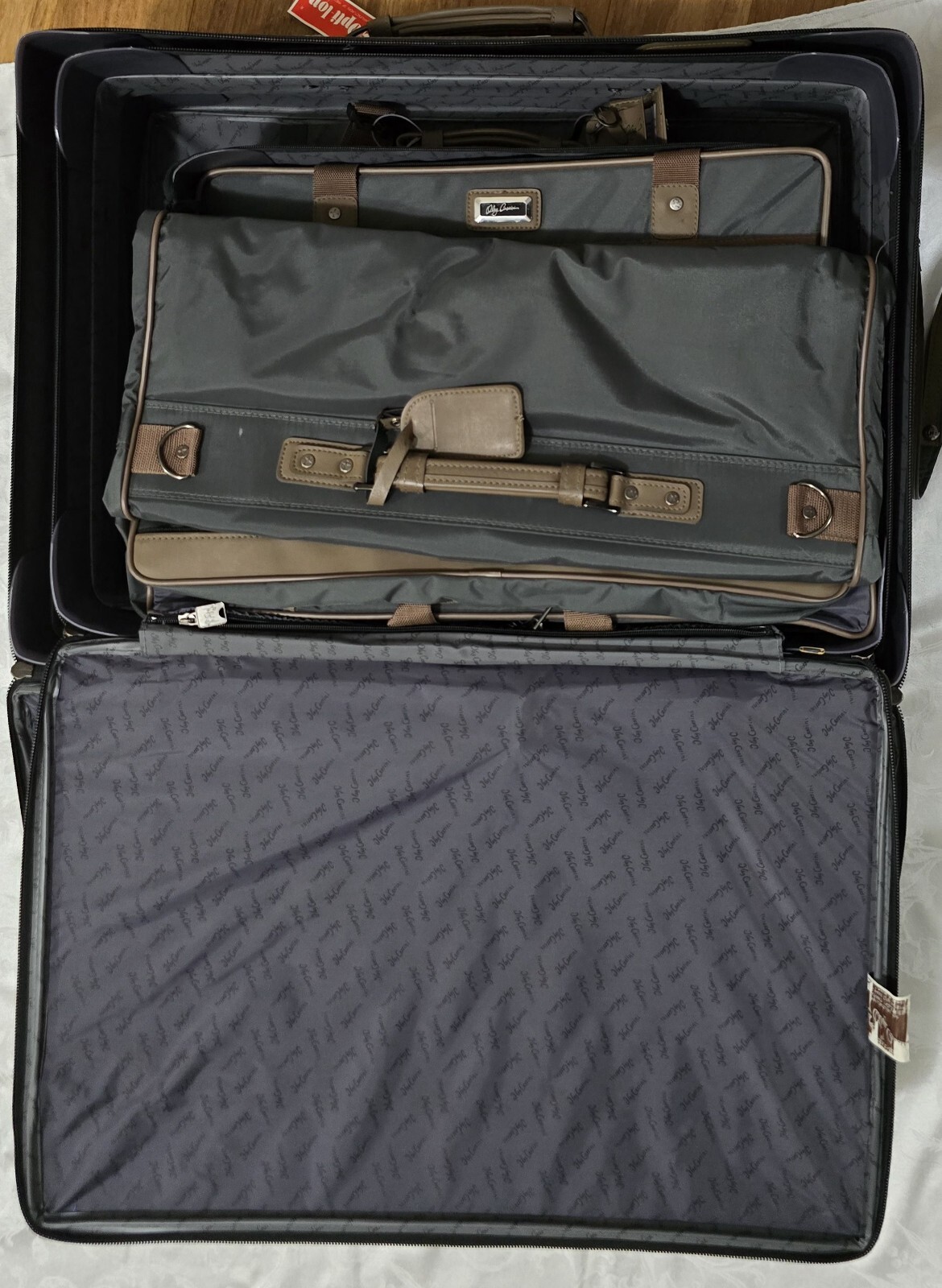 Vintage 1980sOleg Cassini Escapade 5 pcs Luggage Sets,in original box,Never used