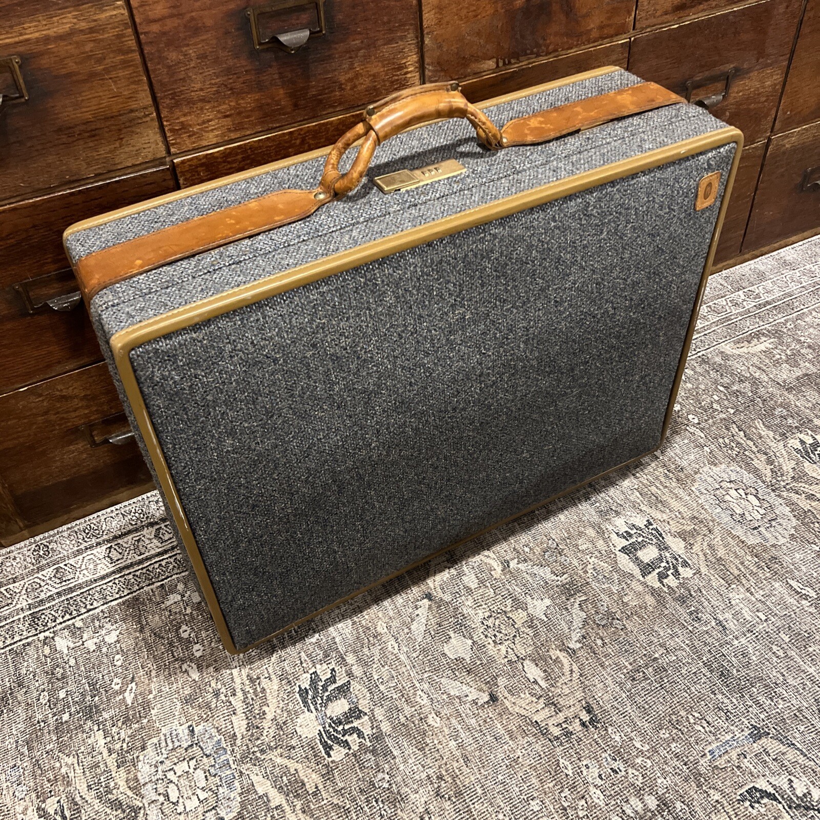 Hartmann Luggage 1 Piece Tweed Leather Locking w Hidden Latches Suitcase Vintage