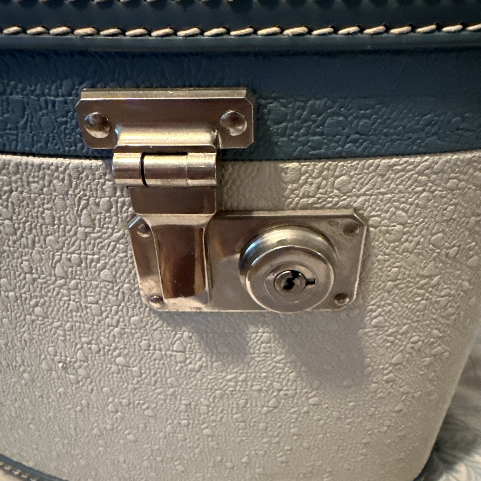 Vintage Wheary Light Blue Chic Miss Texture Vinyl Prop travel case MCM