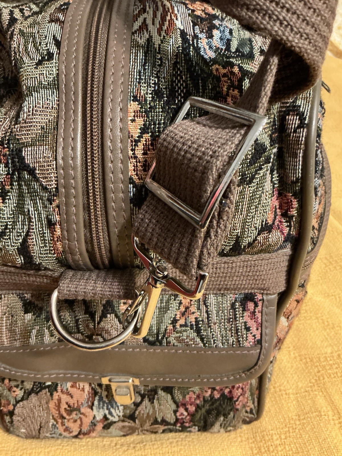 Jordache VINTAGE Floral Tapestry Duffle Bag Weekender Canvas EUC