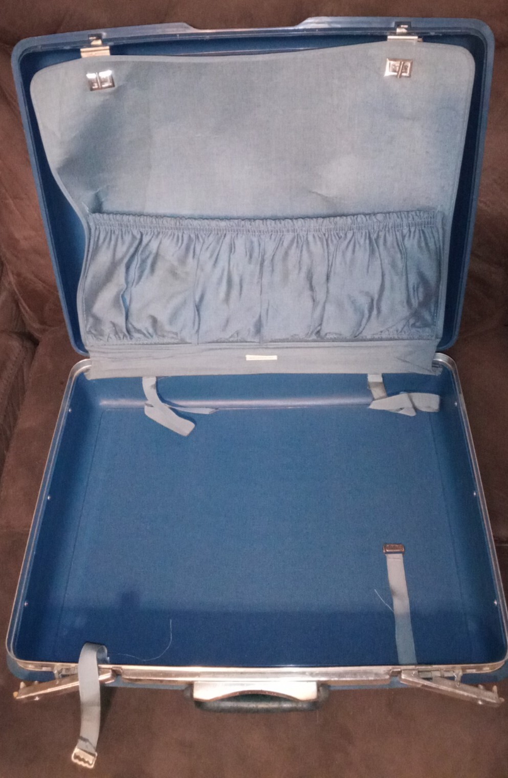 Vintage Samsonite Blue Heavy Duty Plastic Shell Suitcase Luggage 24”x17”x8”