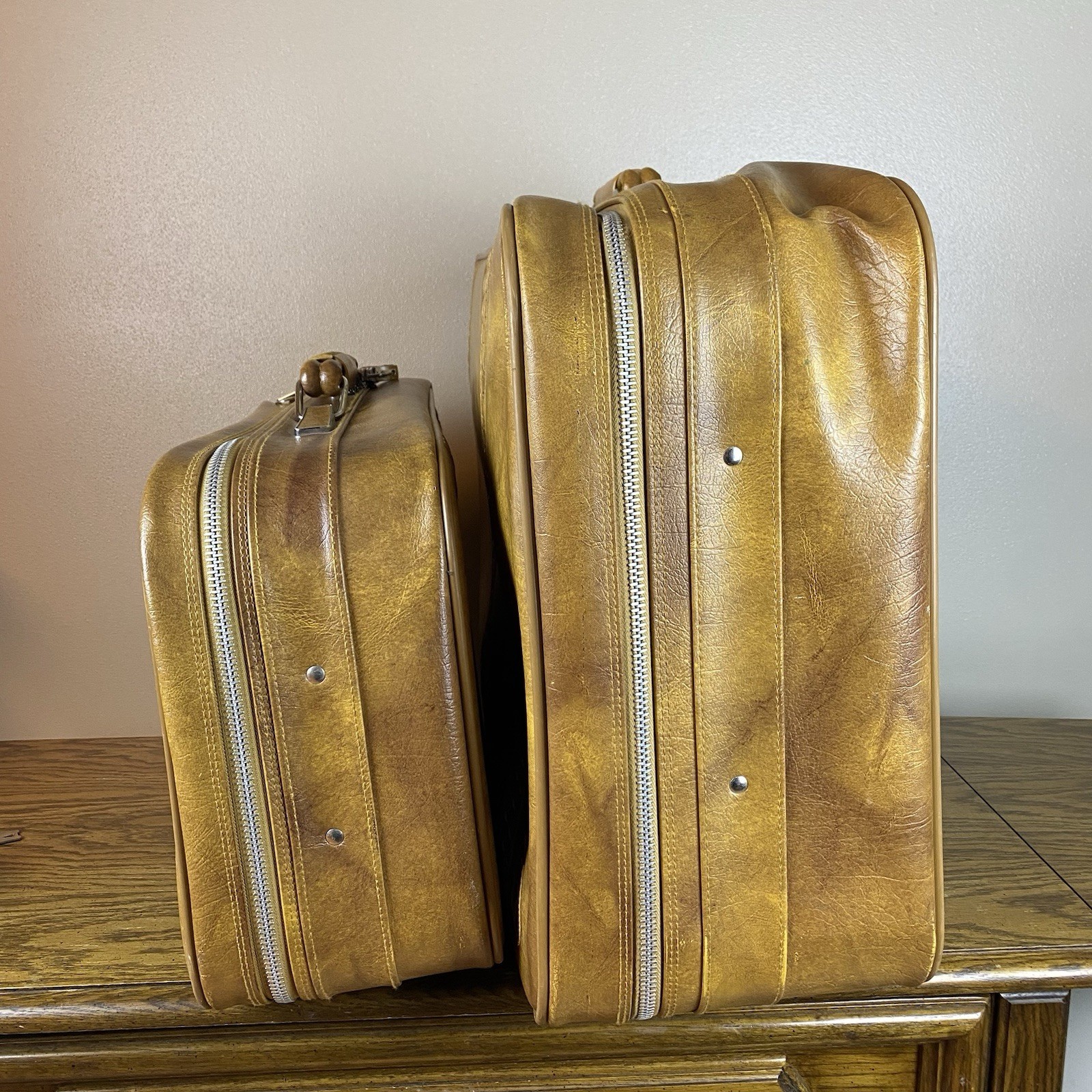 VTG Set Of 2 1978 American Tourister Pullman 26” & 22” Suitcases Luggage Bags