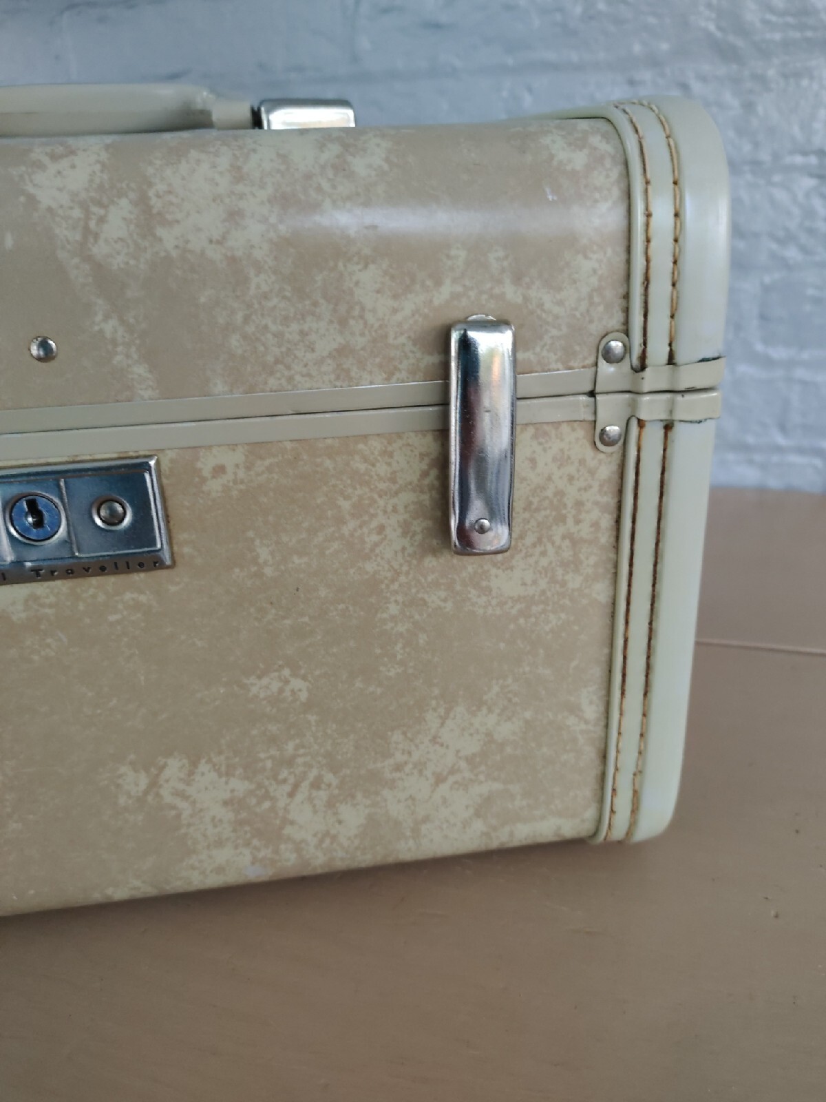 Vtg Shwayder Bros/Samsonite Train Case Beige Tan Luggage Royal Traveller Neutral