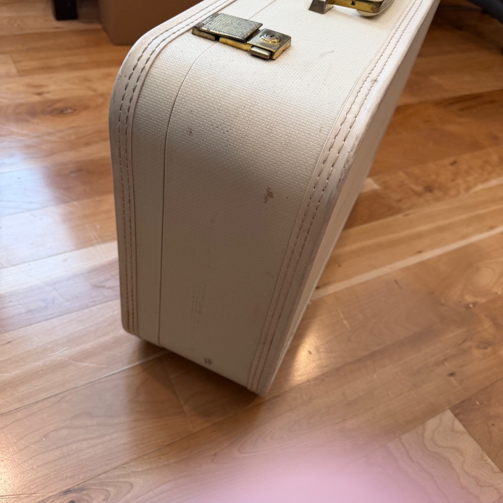 Lady Baltimore Overnight Hard Suitcase Luggage White MCM 1950s 21x14x7” – No Key