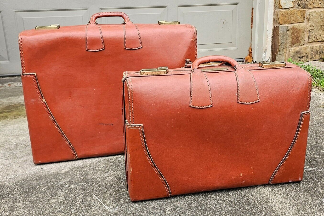 Set of 2) Presto Lock Leather Suitcase w/ keys Indestructo 24x18x8 & 21x15x7