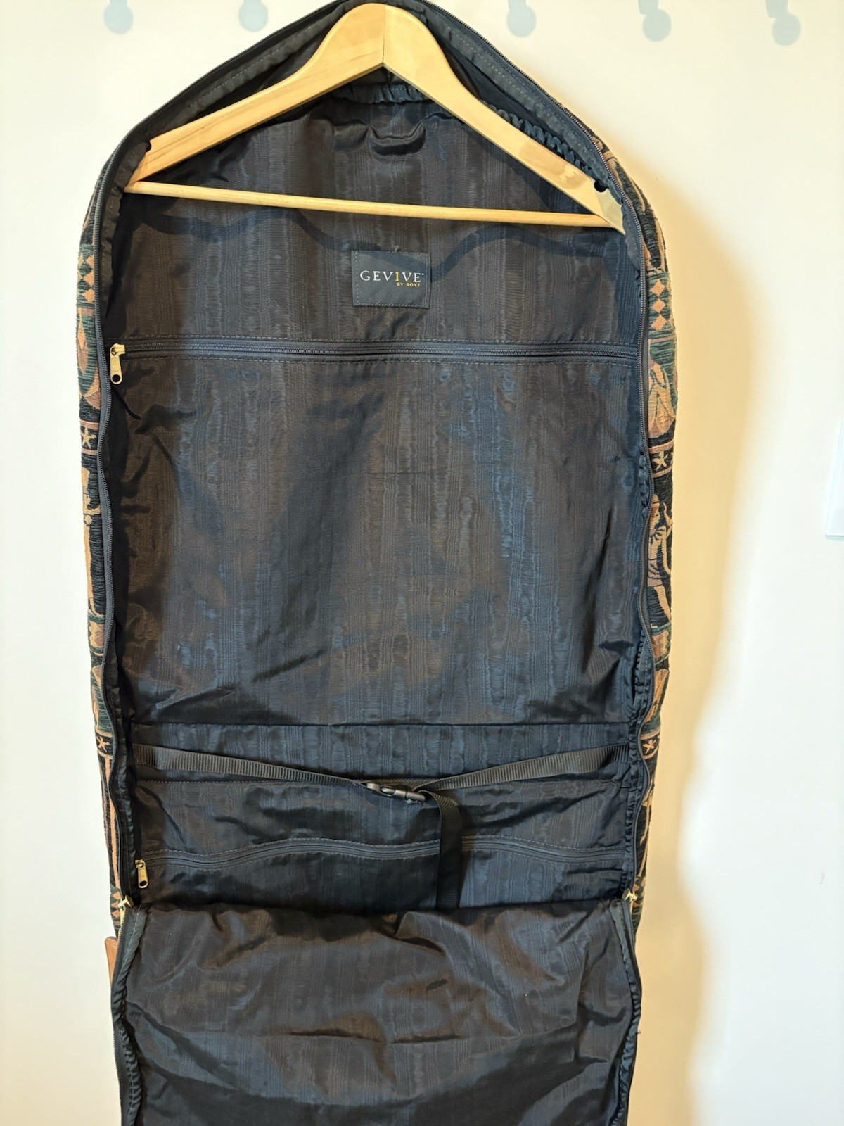 Vintage Gevive by Boyt Garment Bag Egyptian-themed Tapestry Design Leather Trim