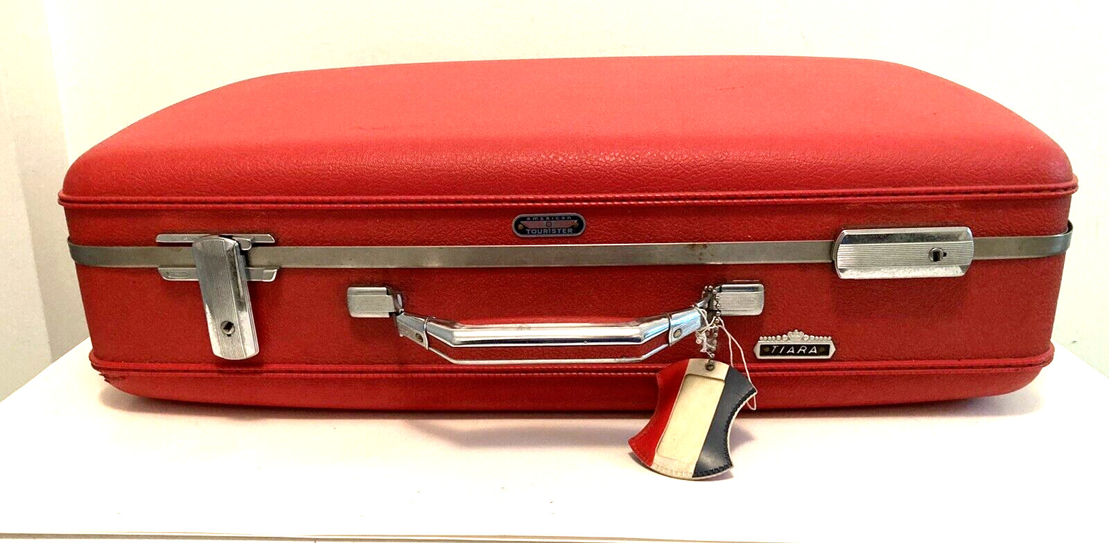 American Tourister Tiara Red Suitcase 23 x 17 Vintage Luggage w /Keys & Tag