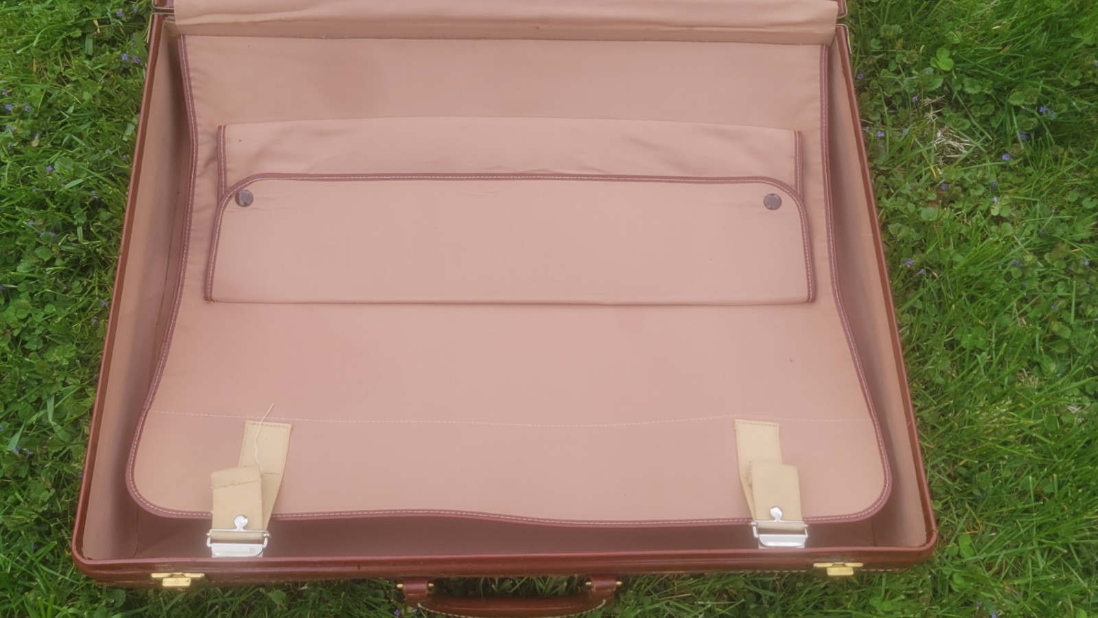 Vintage Wheary Luggage Set Of 2 Suitcases Genuine Cowhide Leather