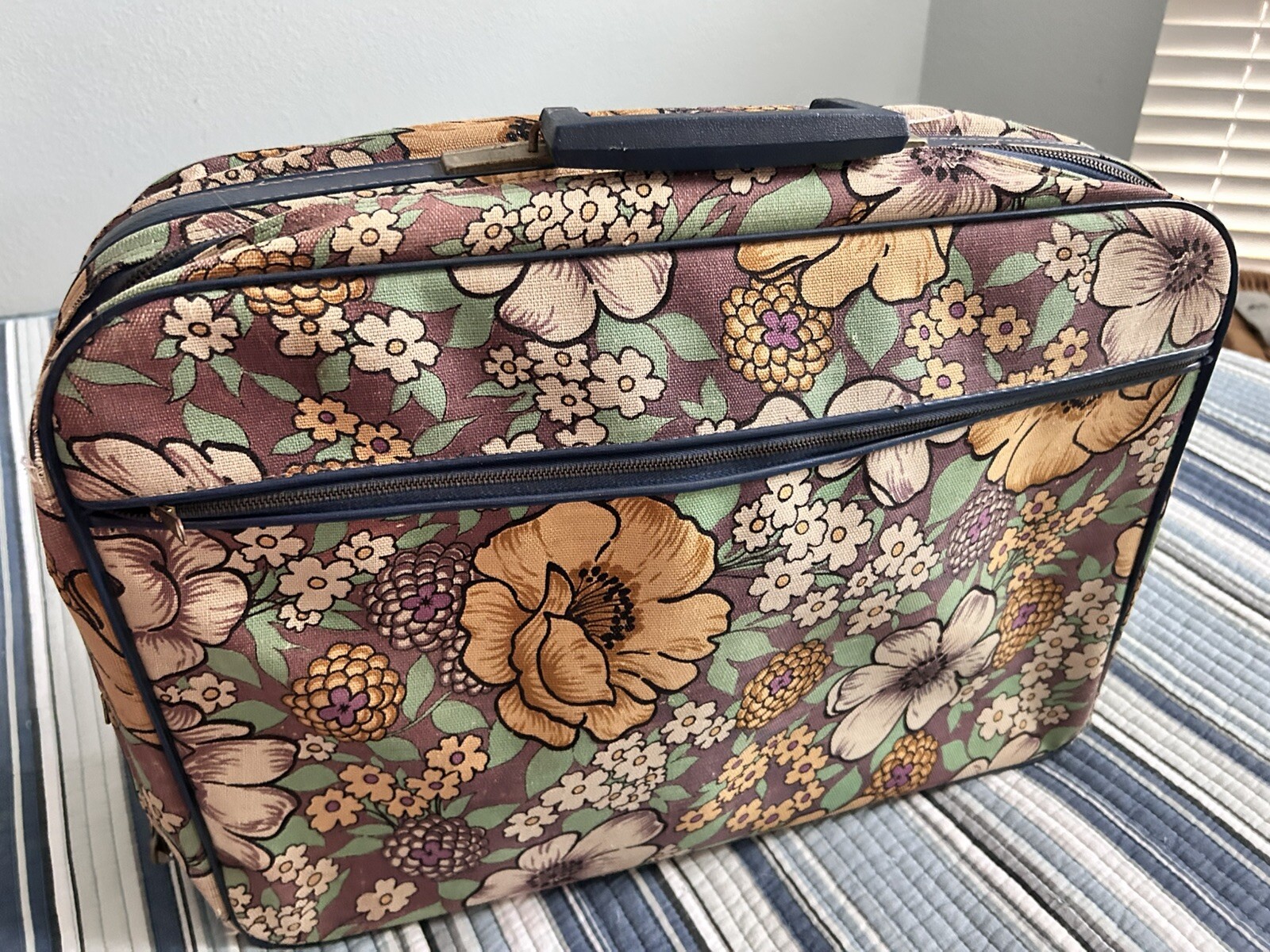 Vintage Japan Retro Boho Floral Suitcase Travel Bag 60s 70s Laptop Bag?