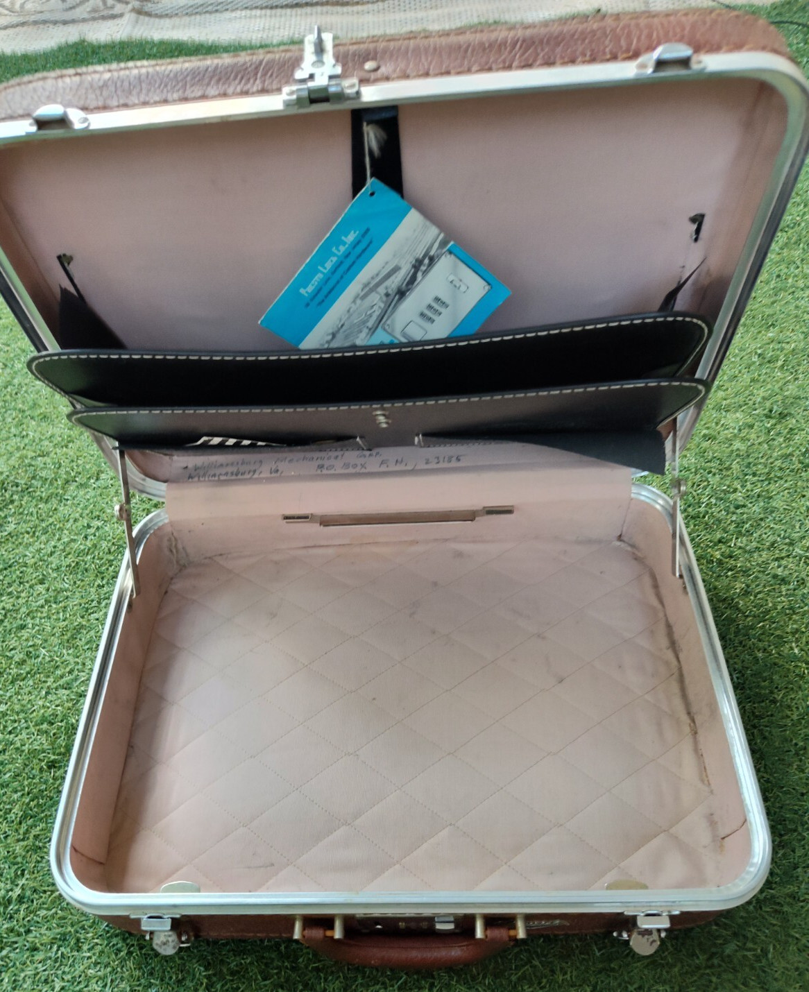 VINTAGE IMPERIAL CARRY ON LUGGAGE SUITCASE LOCKING 18″ BROWN – GOOD CONDITION