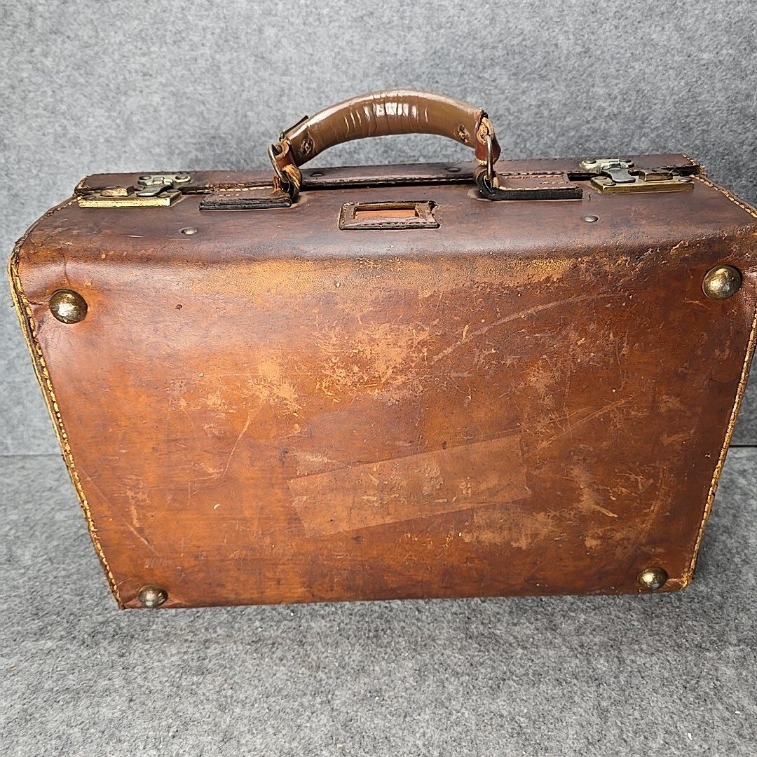 Antique Leather Suitcase With Cunard White Star Cabin Class “L” Sticker