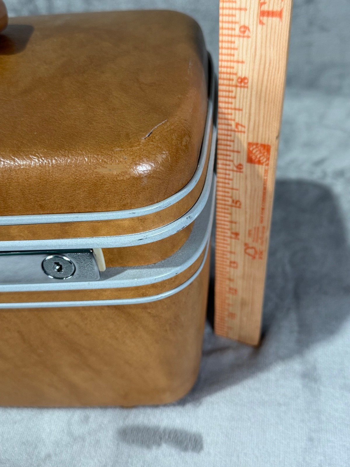 Vintage Samsonite Hard Shell Train Case Vanity Makeup Travel Luggage TAN W/ Keys