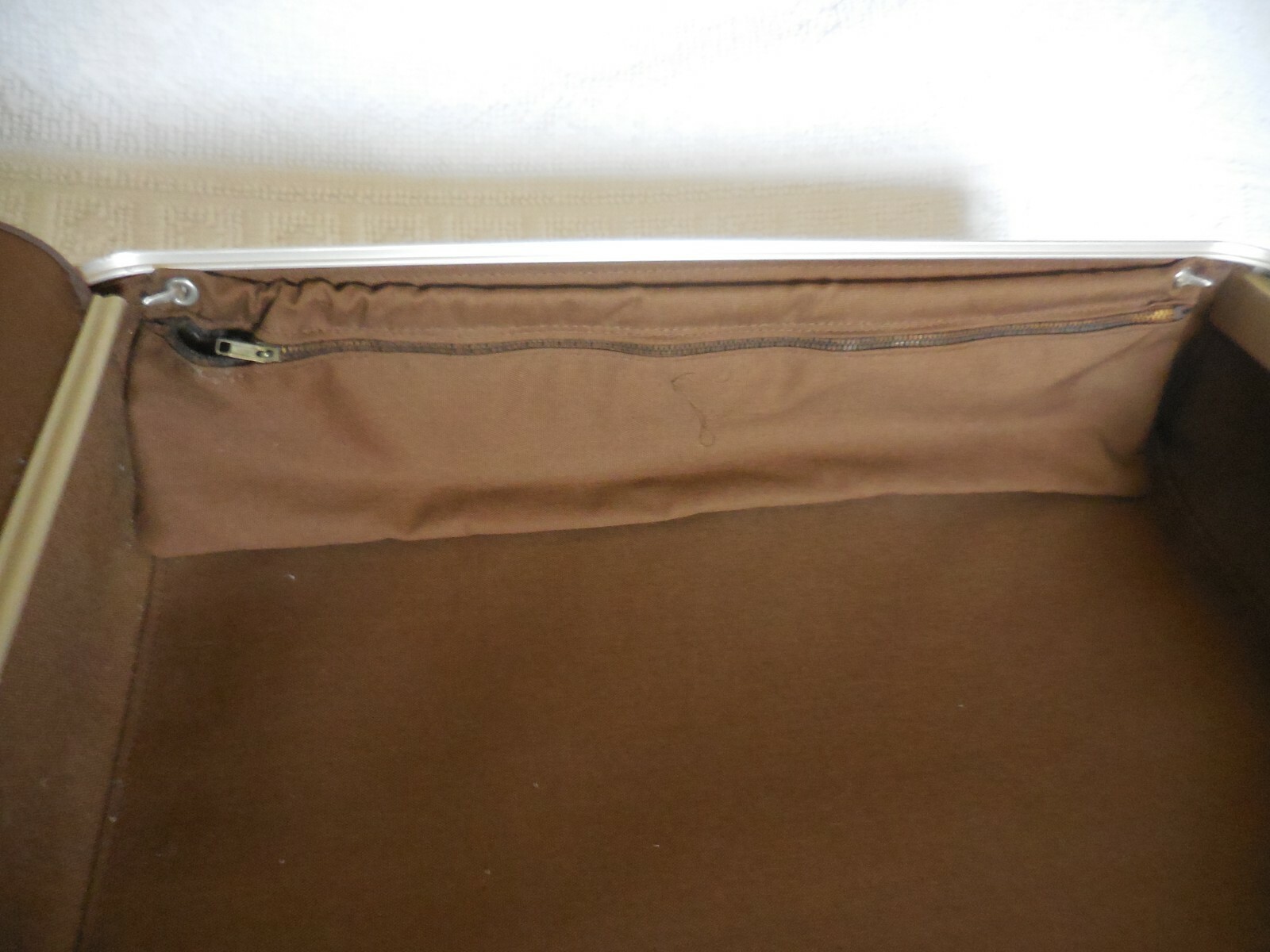 Vintage Zero Halliburton Gold Aluminum Suitcase Luggage Camera Gun Case 26x18x9