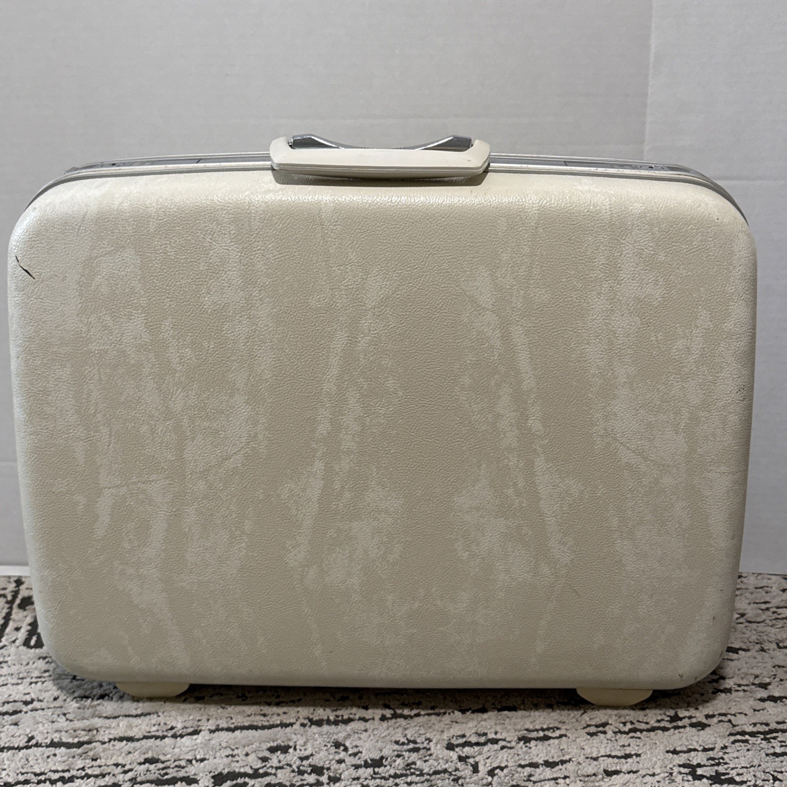 Samsonite Silhouette Luggage Suitcase Vintage Hard Shell Ivory Cream 21”x16”
