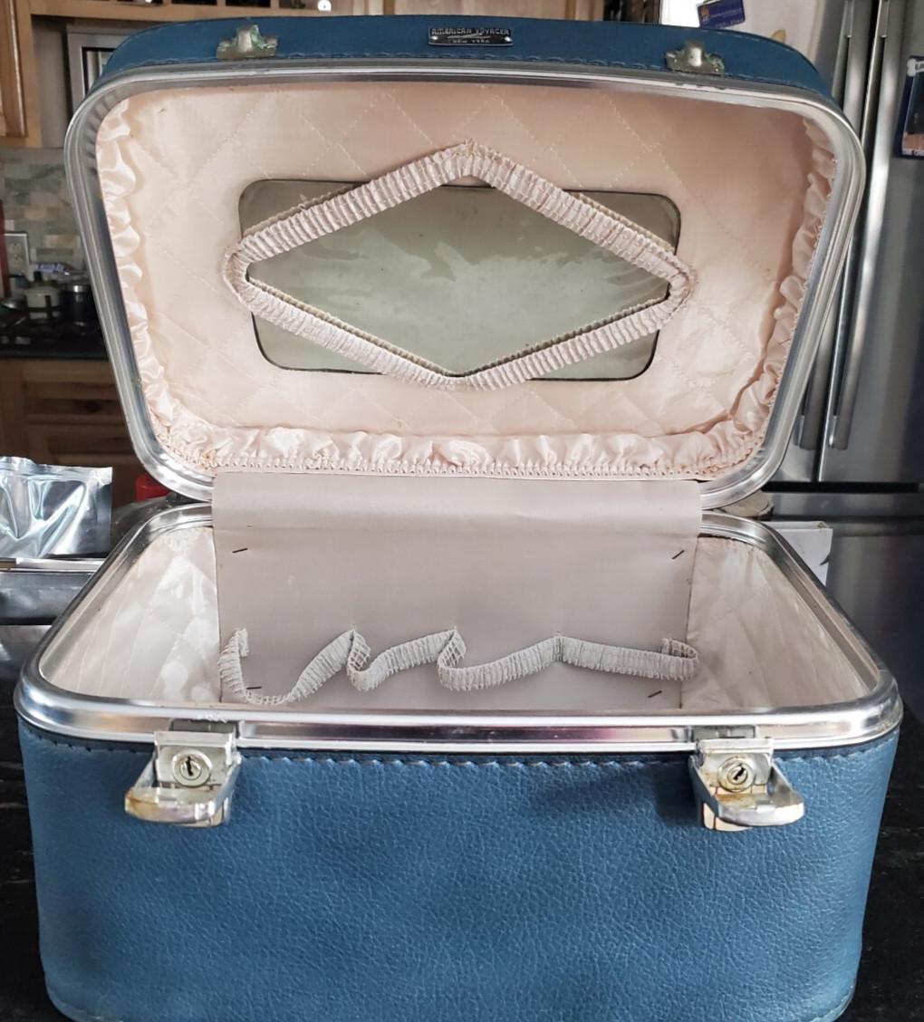 Vintage American Voyager Luggage Travel Train Makeup Case Blue 13″x9″ 1950s